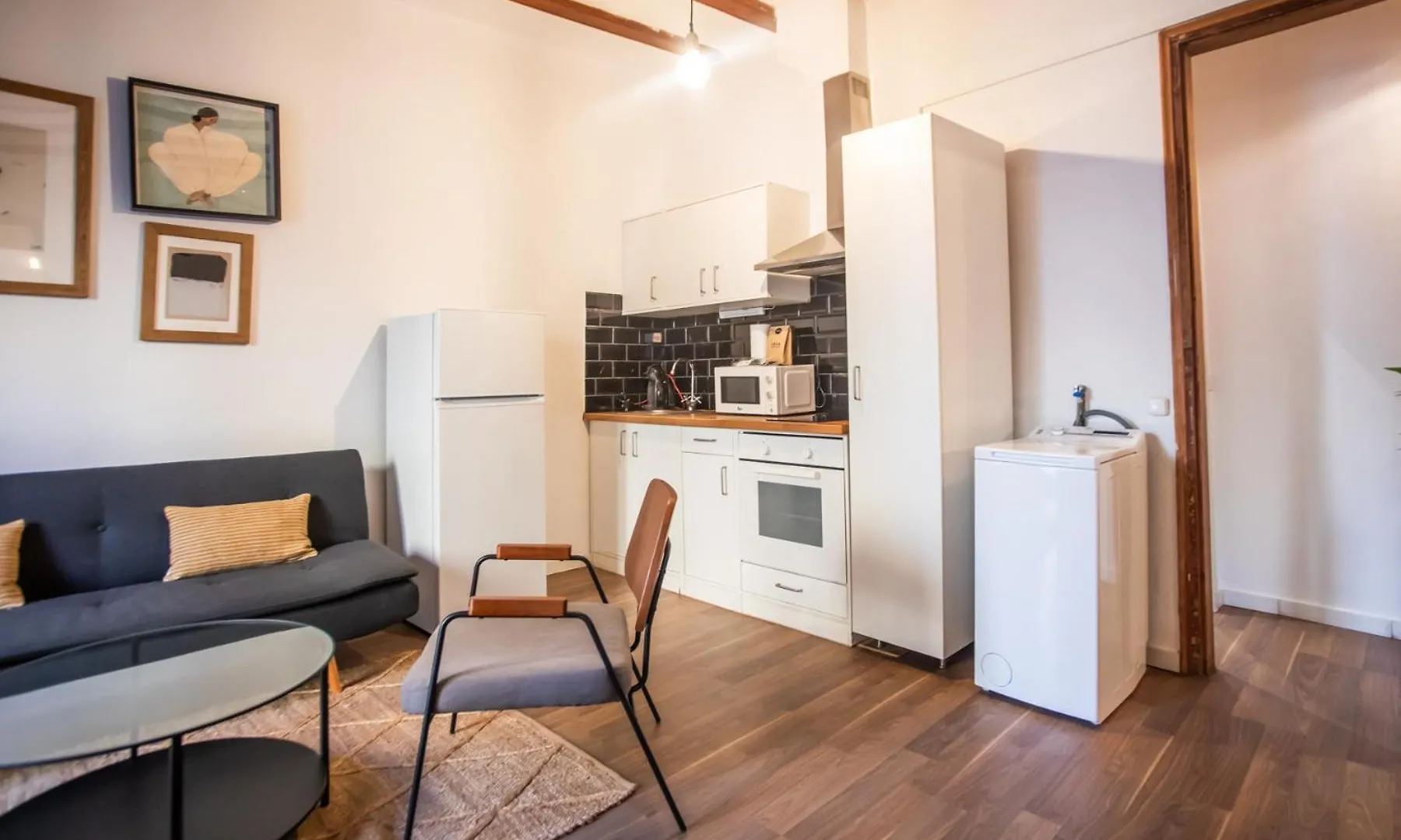 32Ros1063- Brand New 1 Bedroom Flat In Paralel Barcelona Spain